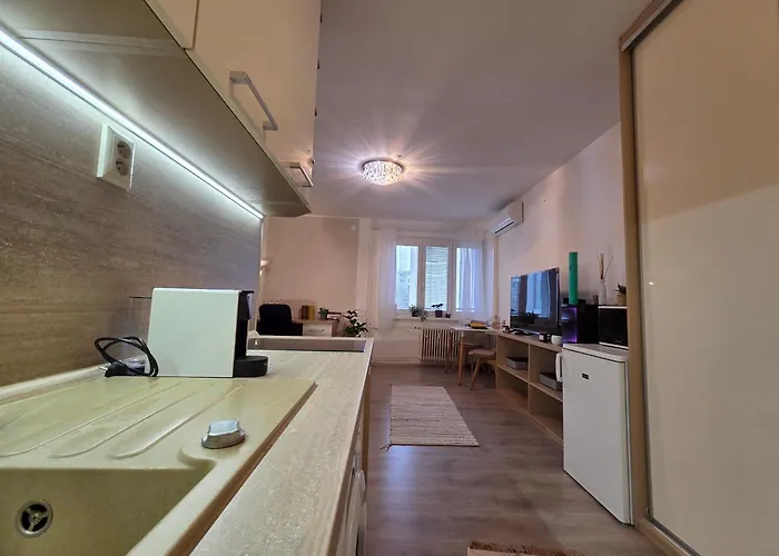 Cozy And Modern - Free Parking * 브라티슬라바